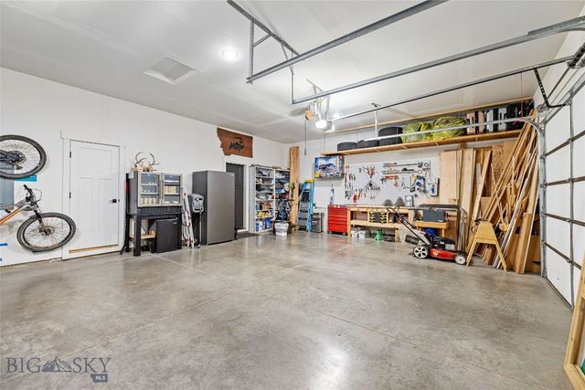 1711 Wyatt Earp Court, Belgrade, MT 59714