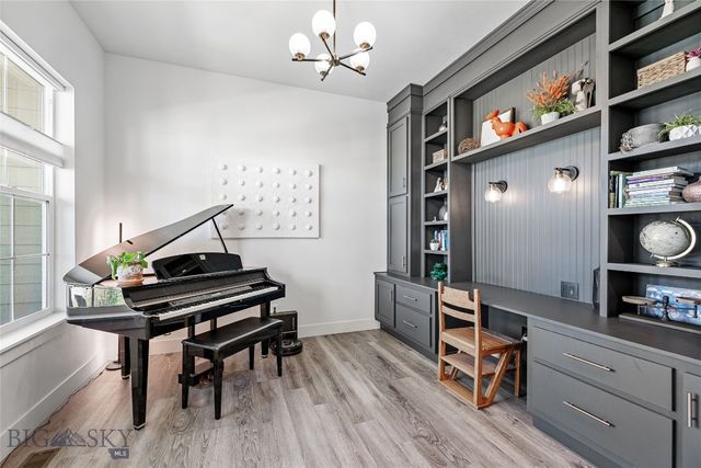 1711 Wyatt Earp Court, Belgrade, MT 59714