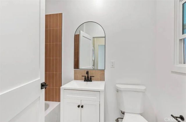1221 E 1st 12, Long Beach, CA 90802