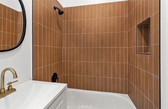 1221 E 1st 12, Long Beach, CA 90802