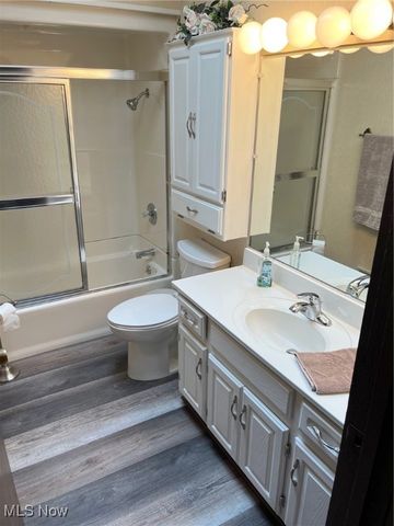 411 E Mohawk Drive, Malvern, OH 44644