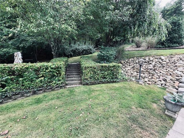 411 E Mohawk Drive, Malvern, OH 44644