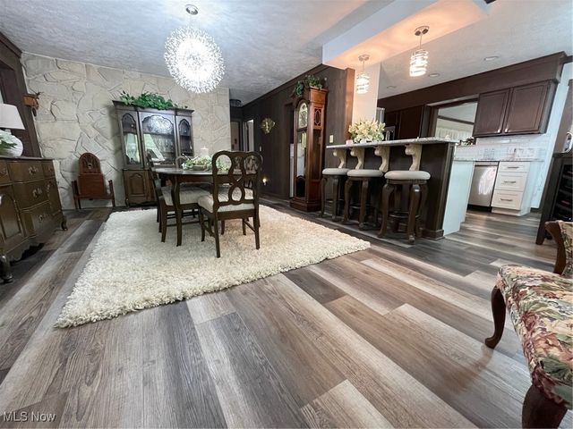 411 E Mohawk Drive, Malvern, OH 44644