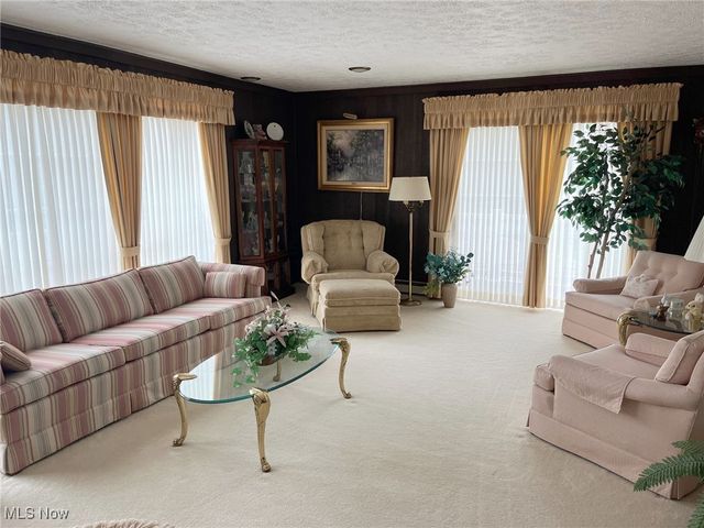 411 E Mohawk Drive, Malvern, OH 44644