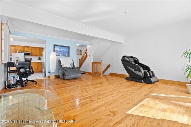 2022 E Provincial House Drive, Lansing, MI 48910