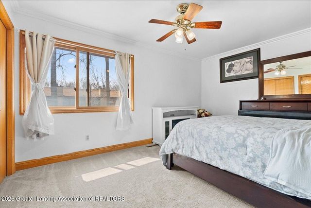 2022 E Provincial House Drive, Lansing, MI 48910