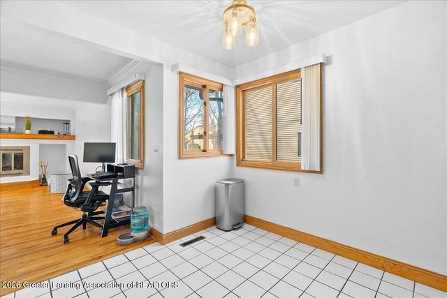 2022 E Provincial House Drive, Lansing, MI 48910