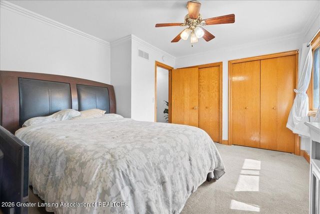 2022 E Provincial House Drive, Lansing, MI 48910