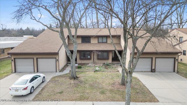 2022 E Provincial House Drive, Lansing, MI 48910