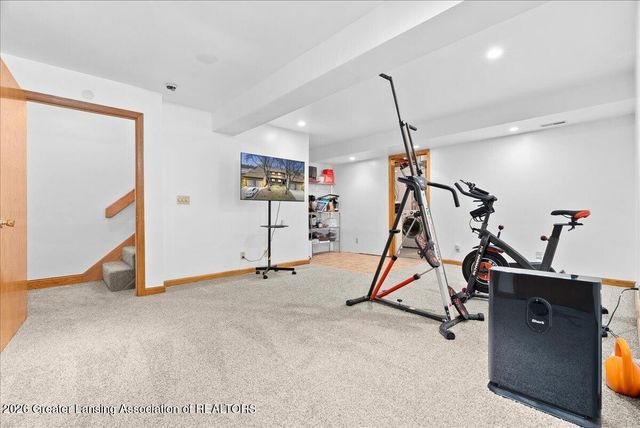 2022 E Provincial House Drive, Lansing, MI 48910