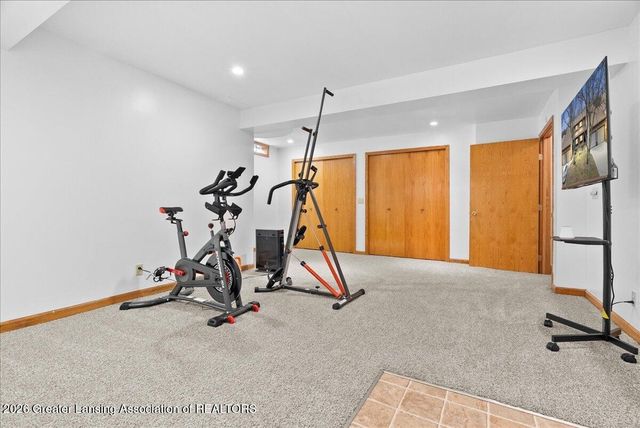 2022 E Provincial House Drive, Lansing, MI 48910