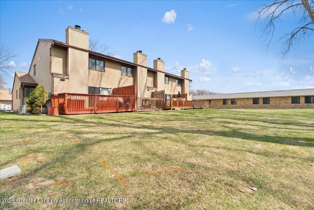 2022 E Provincial House Drive, Lansing, MI 48910