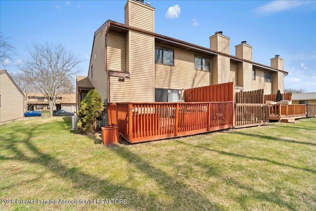 2022 E Provincial House Drive, Lansing, MI 48910