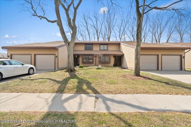 2022 E Provincial House Drive, Lansing, MI 48910