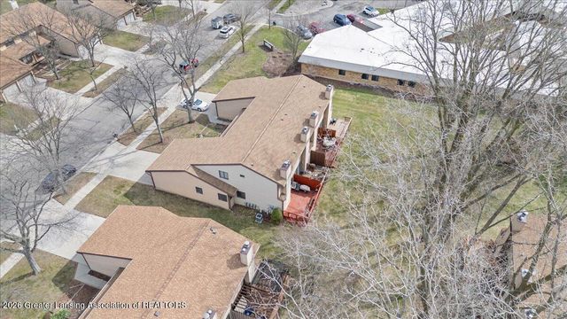 2022 E Provincial House Drive, Lansing, MI 48910