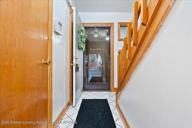 2022 E Provincial House Drive, Lansing, MI 48910