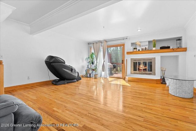 2022 E Provincial House Drive, Lansing, MI 48910