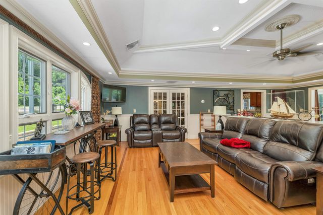 98 Robinson Road, Hudson, NH 03051