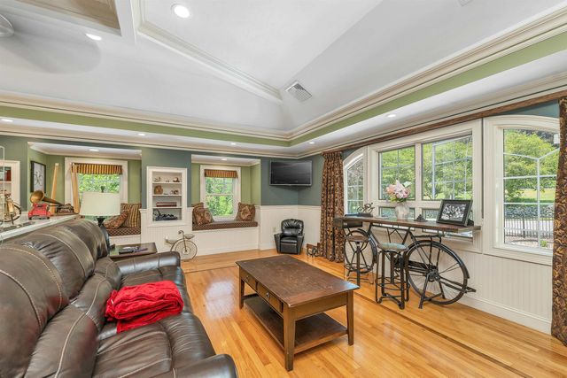 98 Robinson Road, Hudson, NH 03051