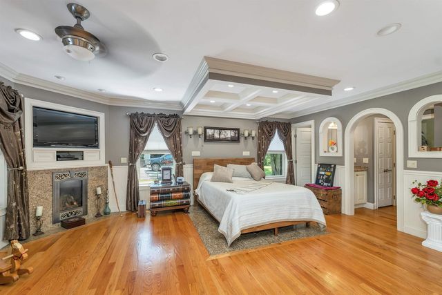 98 Robinson Road, Hudson, NH 03051