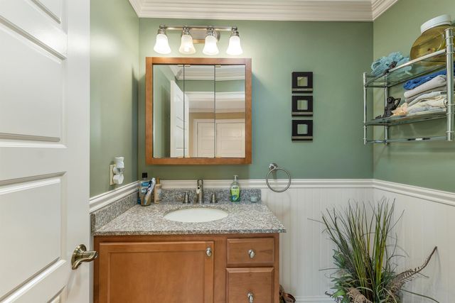 98 Robinson Road, Hudson, NH 03051