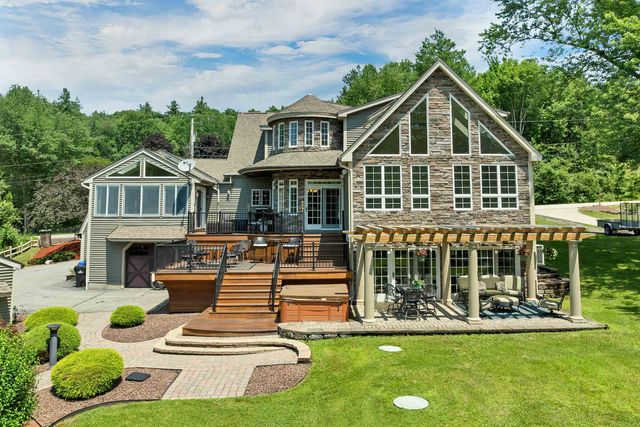 98 Robinson Road, Hudson, NH 03051