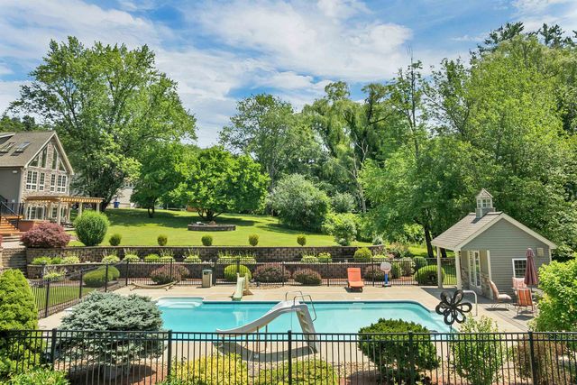 98 Robinson Road, Hudson, NH 03051