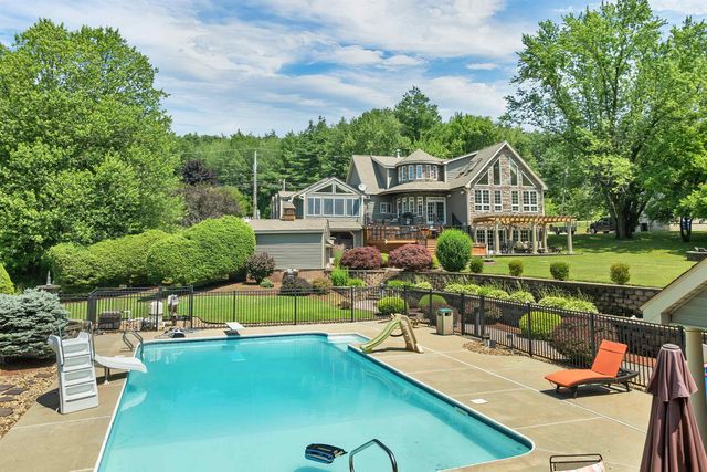 98 Robinson Road, Hudson, NH 03051