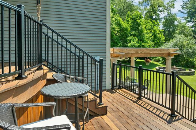 98 Robinson Road, Hudson, NH 03051