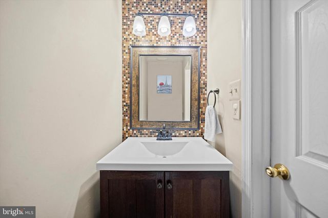 4469 HOLLY AVE, Fairfax, VA 22030