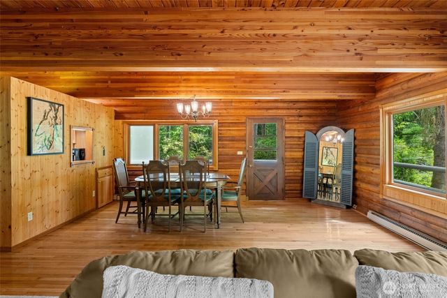 770 E Country Club Drive E, Union, WA 98592