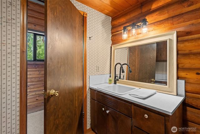 770 E Country Club Drive E, Union, WA 98592