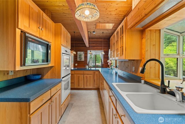 770 E Country Club Drive E, Union, WA 98592