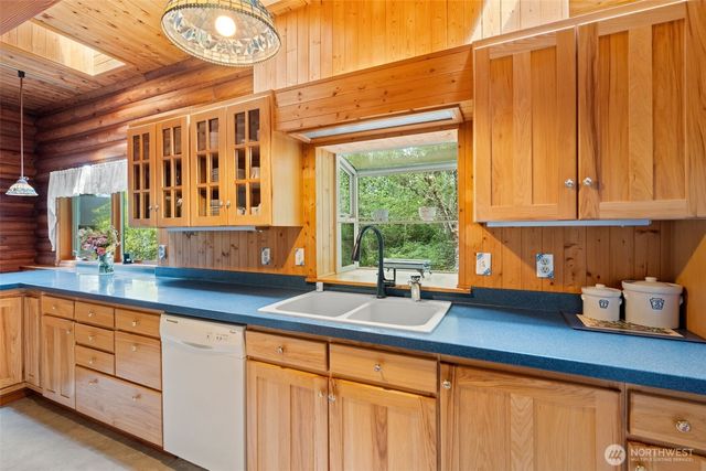 770 E Country Club Drive E, Union, WA 98592