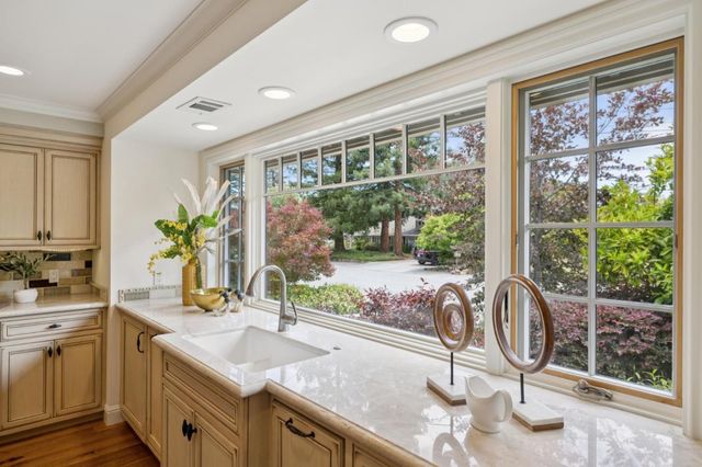 546 Cecelia Court, Los Altos, CA 94022