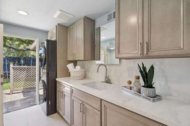 546 Cecelia Court, Los Altos, CA 94022