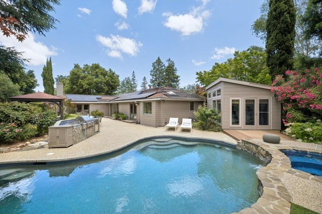 546 Cecelia Court, Los Altos, CA 94022