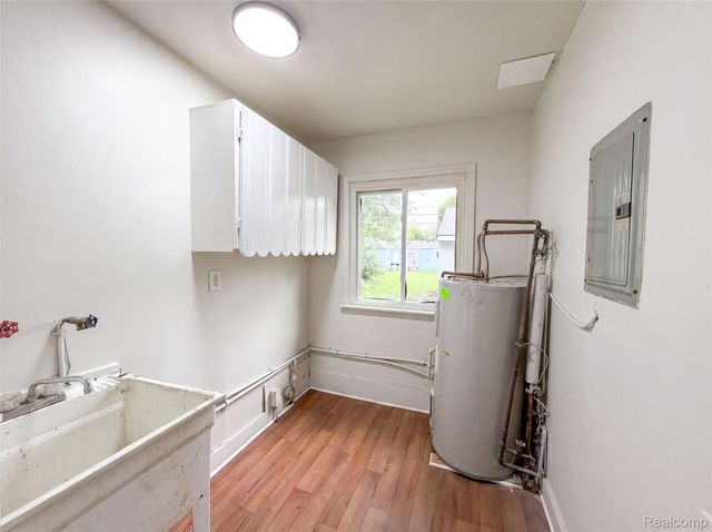 11268 Maxwell Avenue, Warren, MI 48089