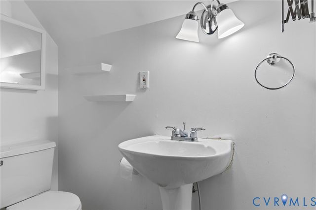 8605 Sedgemoor Dr, Henrico, VA 23228