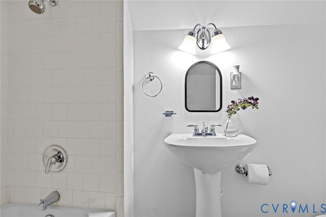 8605 Sedgemoor Dr, Henrico, VA 23228