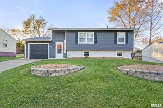 4036 HILLANDALE Road, Davenport, IA 52806