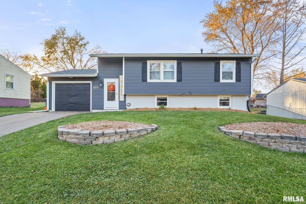 4036 HILLANDALE Road, Davenport, IA 52806