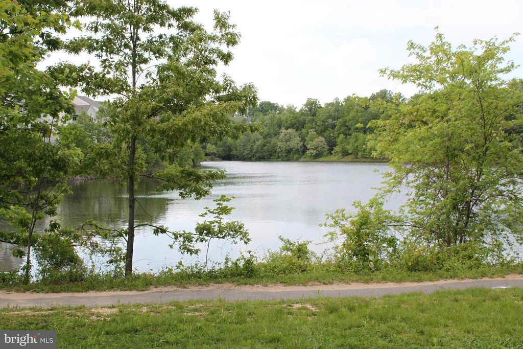 7501 ASHBY LN #I, Alexandria, VA 22315