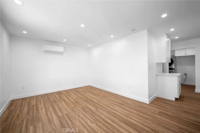 16036 Liggett Street, North Hills, CA 91343