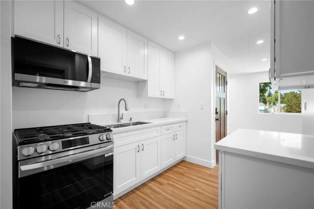 16036 Liggett Street, North Hills, CA 91343