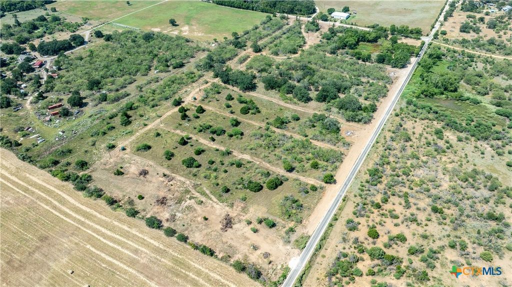 122 Tumbleweed Trail, Dale, TX 78616
