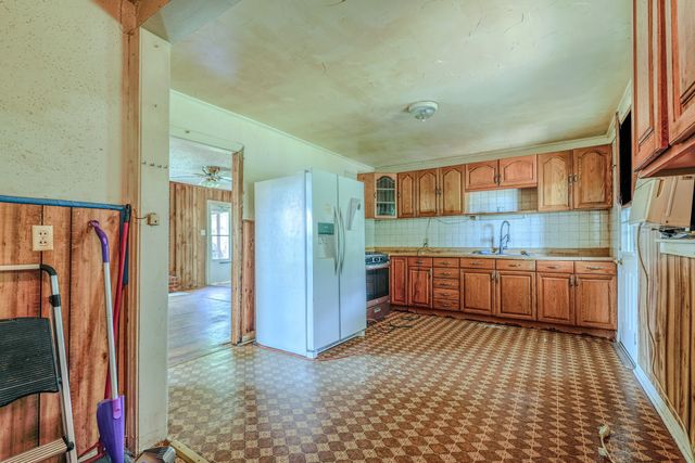 713 Lution Drive, Weatherford, TX 76087