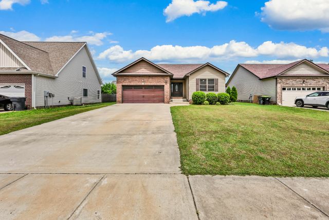 208 Azalea Dr, Oak Grove, KY 42262
