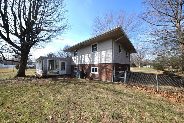 412 N 42nd Street, Mt Vernon, IL 62864