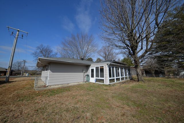 412 N 42nd Street, Mt Vernon, IL 62864